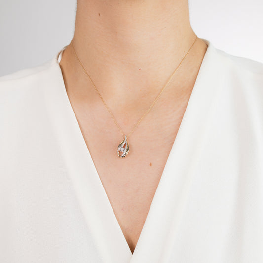 Diamond Cluster Necklace in 10K Yellow Gold (0.23 ct tw)