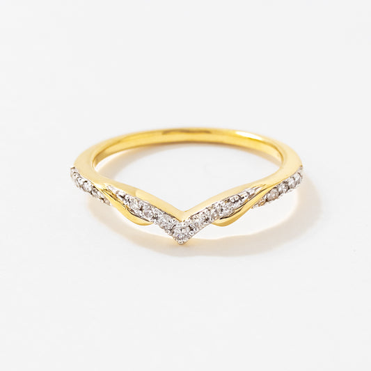 V Shape Diamond Wedding Band in 14K Yellow Gold (0.13 ct tw)
