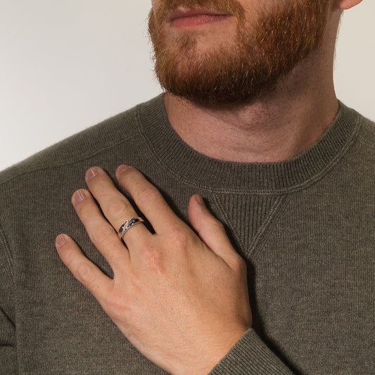 Men's Diamond Wedding Band in 10K White Gold (0.10 ct tw)