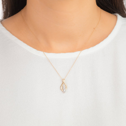 Diamond Cluster Necklace in 10K Yellow Gold (0.20 ct tw)