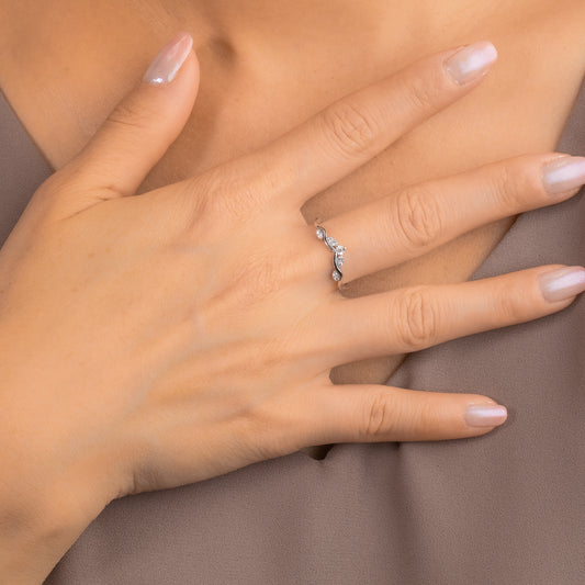 V Shape Diamond Cluster Ring in 10K White Gold (0.07 ct tw)