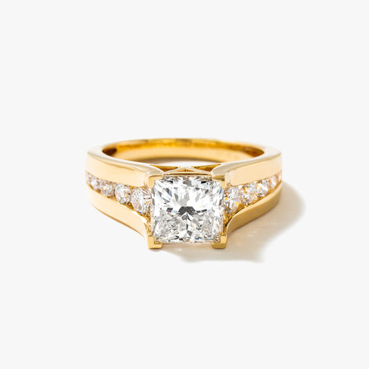 Lab Grown Princess Cut Diamond Engagement Ring in 14K Yellow Gold (2.60 ct tw)