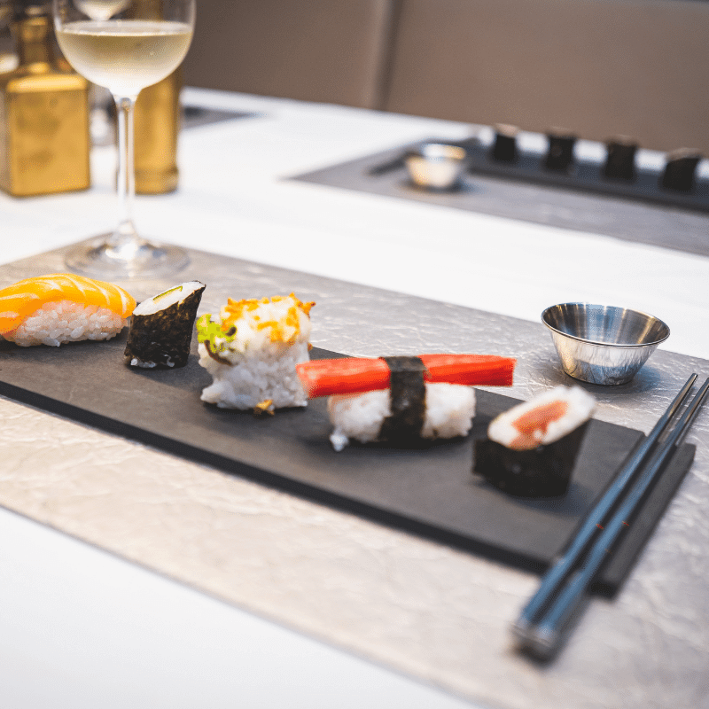 pro planche maki mit Sushi
